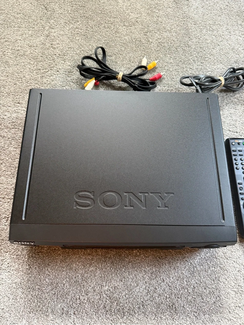 Sony SLV-N50 4-Head Hi-Fi Stereo VHS Video Cassette Recorder with remote